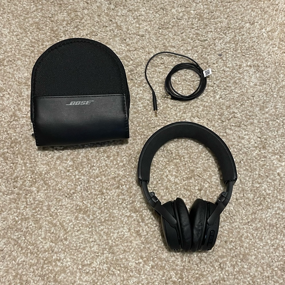 Bose 8FCX On Ear Headphones.